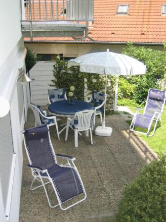 Terasse Landhaus Garten2.jpg
